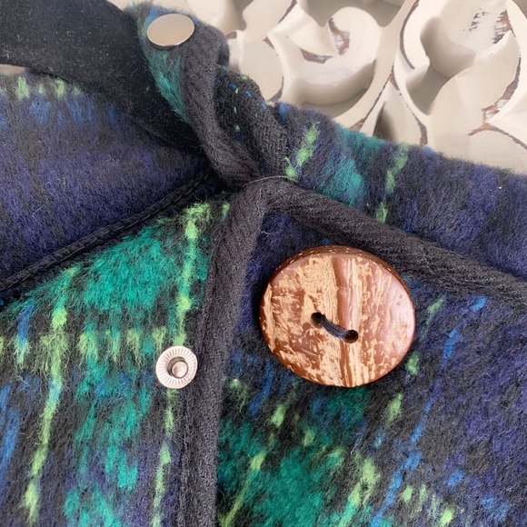 Highlands Twill Plaid Poncho - Picture 3 of 6